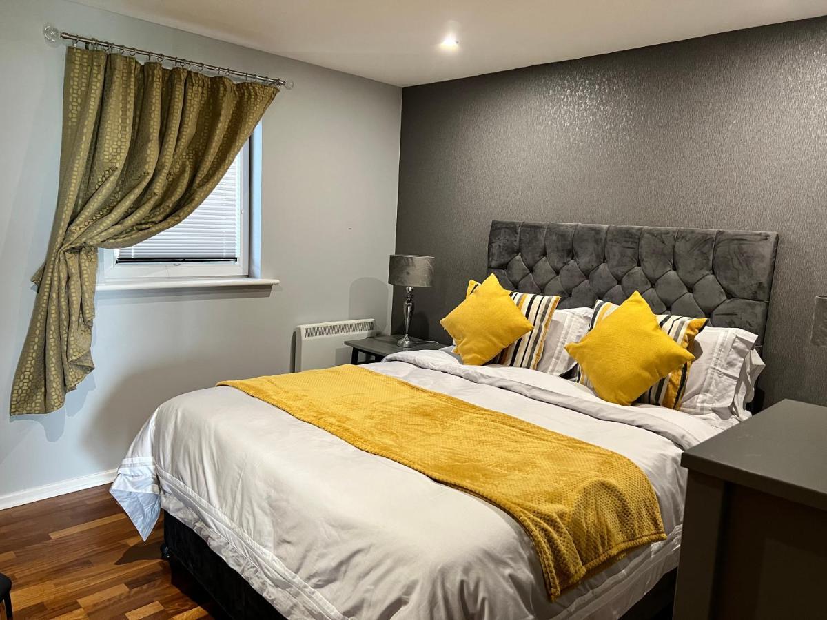Cockledora, A Luxury Ground Floor Beachfront Apartment Llanelli Buitenkant foto