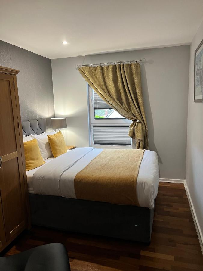 Cockledora, A Luxury Ground Floor Beachfront Apartment Llanelli Buitenkant foto