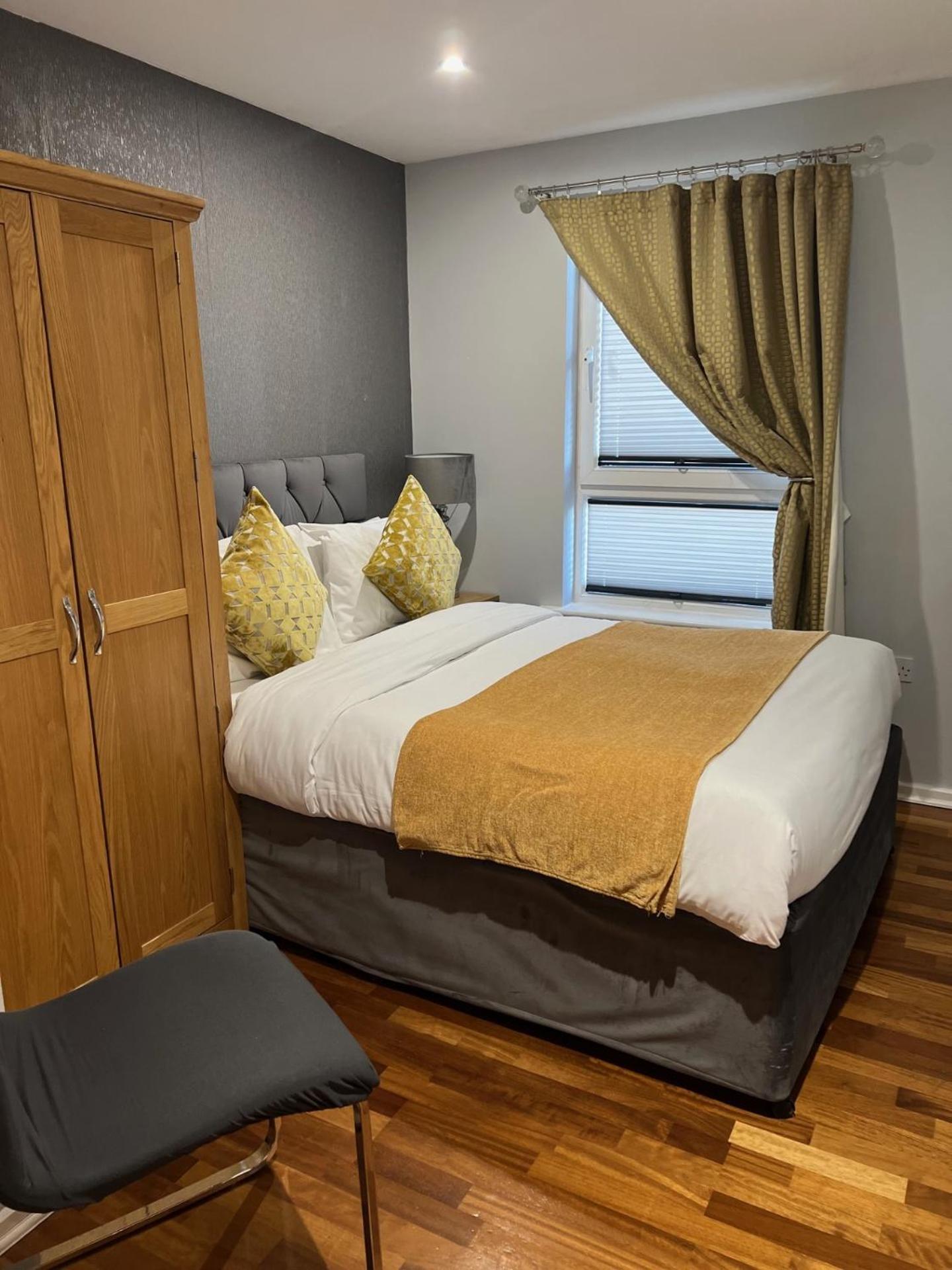 Cockledora, A Luxury Ground Floor Beachfront Apartment Llanelli Buitenkant foto